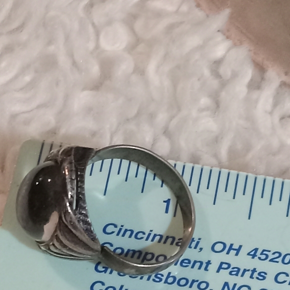 Elegant Black Stone Silver Ring - Picture 8 of 9